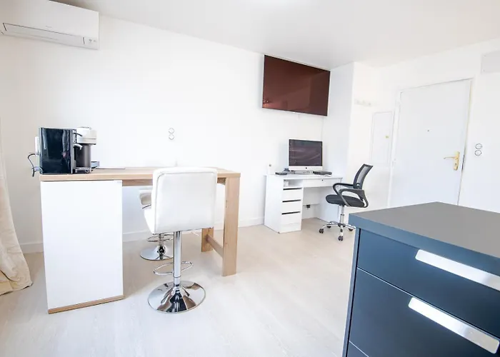 Experience Centre * Tours